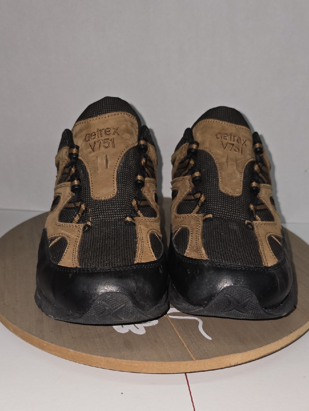 Aetrex Men's Black and Brown Athletic Sneakers
